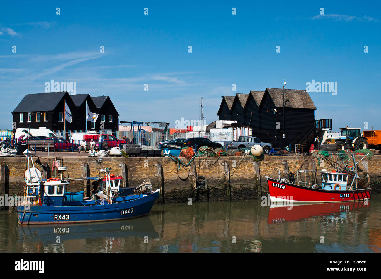 Angelboote/Fischerboote im Hafen von Whitstable, Kent, UK Stockfoto
