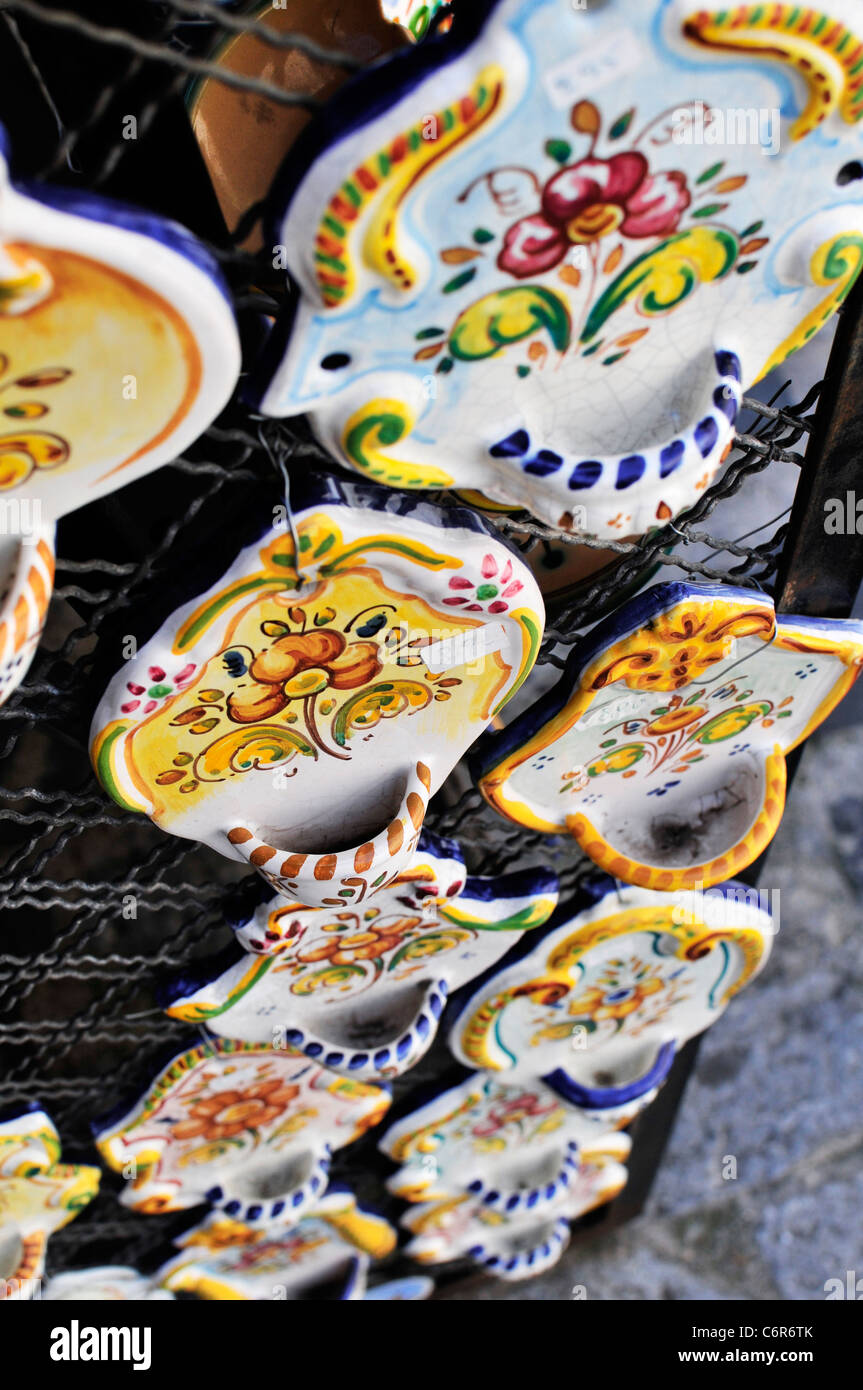 Detail der traditionellen spanischen Keramik Weihwasser Schriften von Toledo. Stockfoto