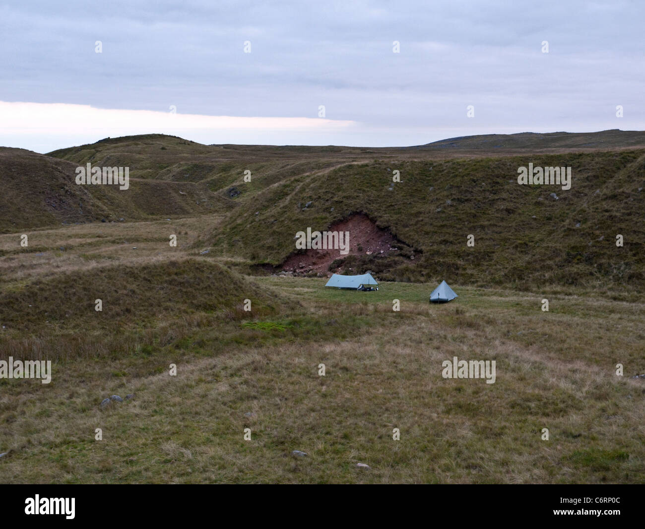 Wild campen in der Nähe von Sinc Giedd oder das Schlucken Loch in den schwarzen Bergen der Brecon Beacons Stockfoto