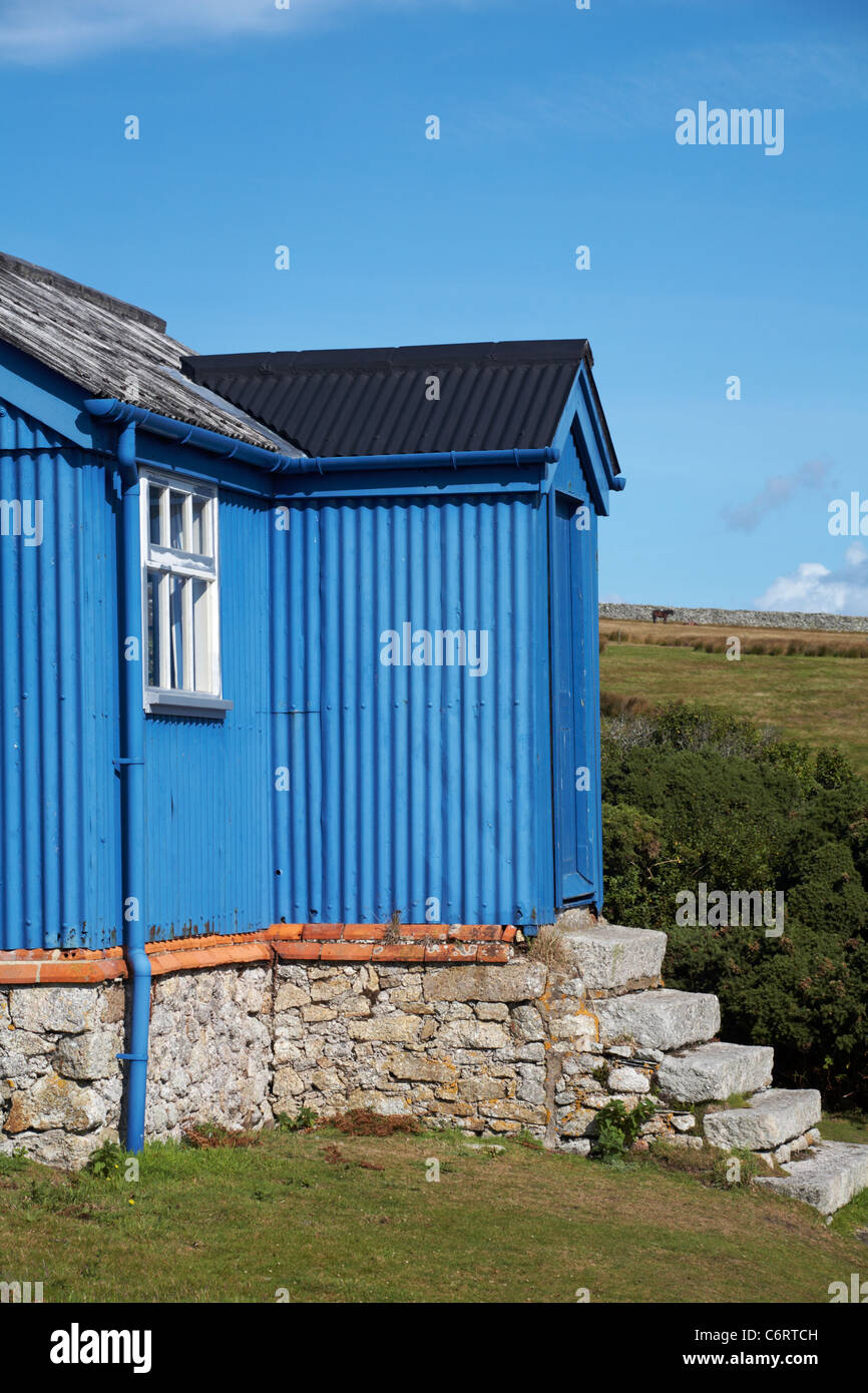 Die Alte Schule Ferienhaus, als Blaue Bung, auf Lundy Island, Devon, England, UK im August bekannt Stockfoto