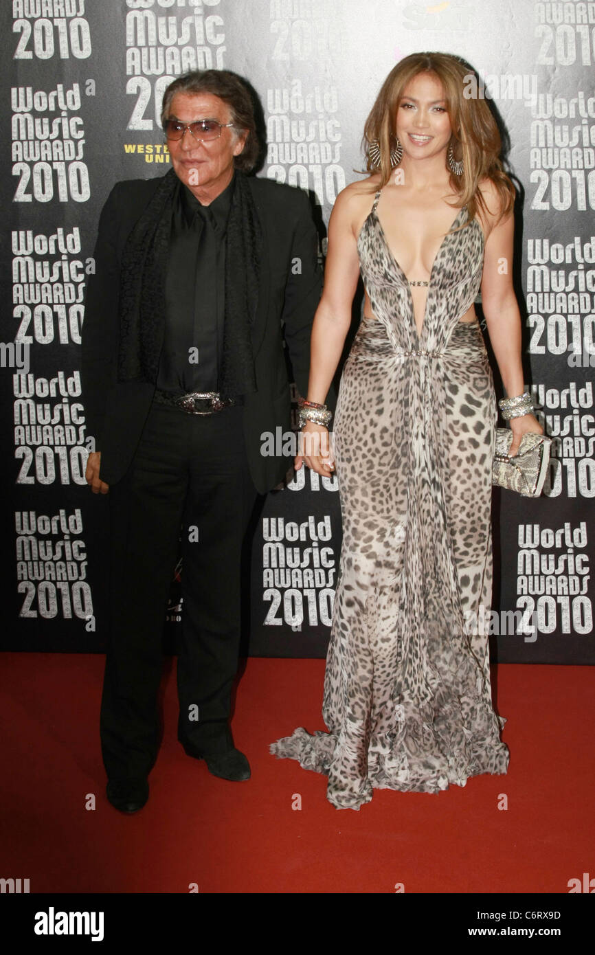 Jennifer Lopez und Modedesigner Roberto Cavalli 2010 World Music Awards im  Sporting Club - Ankünfte Monte Carlo, Monaco Stockfotografie - Alamy