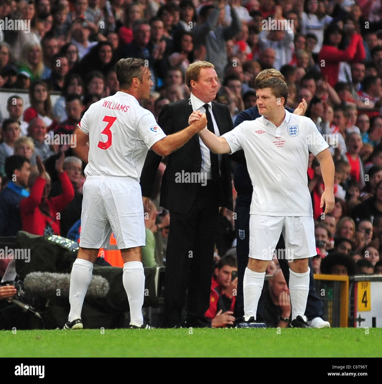 Robbie Williams und Ricky Hatton 2010 Unicef Soccer Aid Charity Fußball Spiel im Old Trafford Manchester, England - 06.06.10 Stockfoto