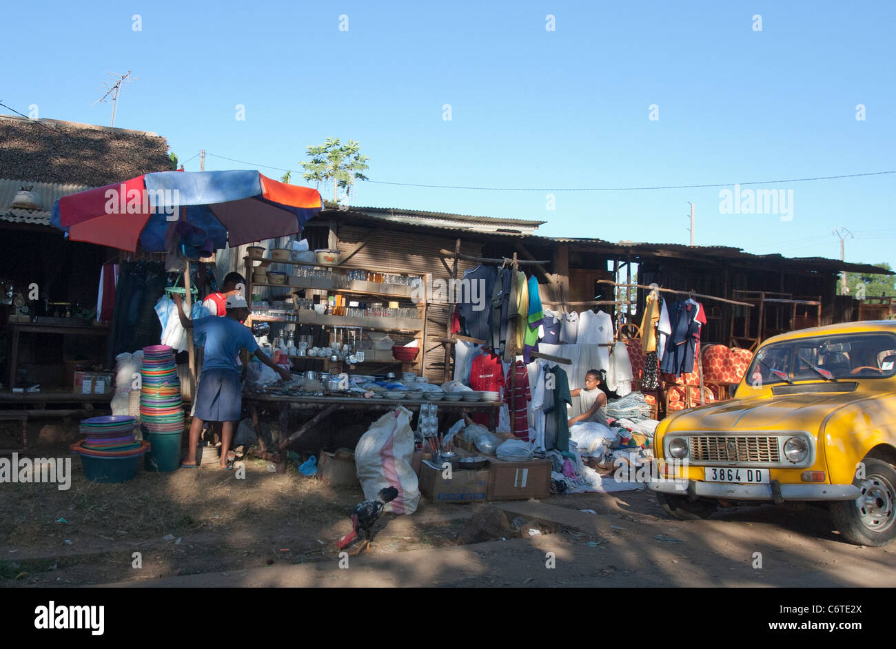 Madagaskar, Street store Markt auf der Insel Nosy Be, Hell Ville Stadt, Afrika. Stockfoto