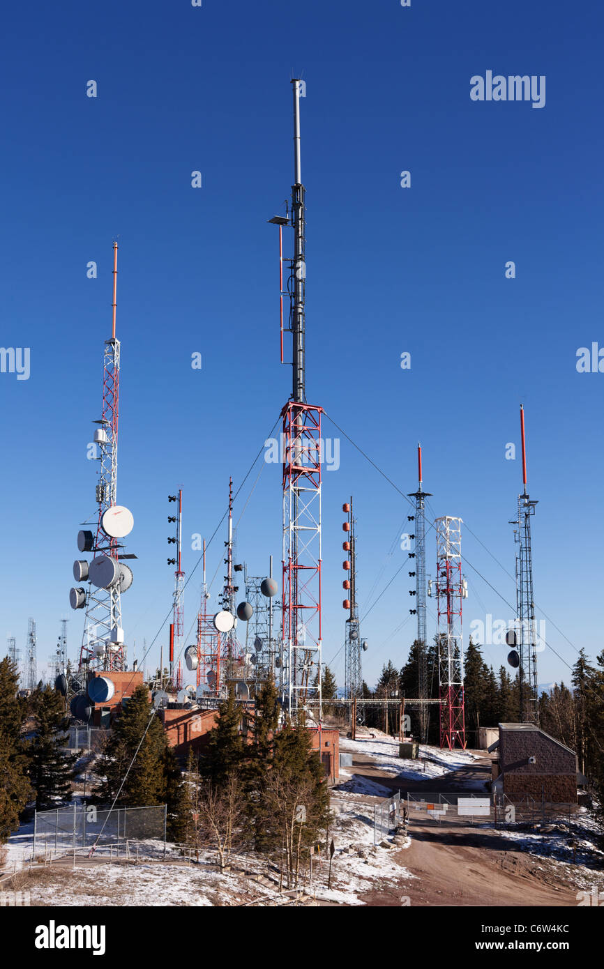 Kommunikationsmasten und Antennen, Sandia Peak, Albuquerque, New Mexico. Stockfoto