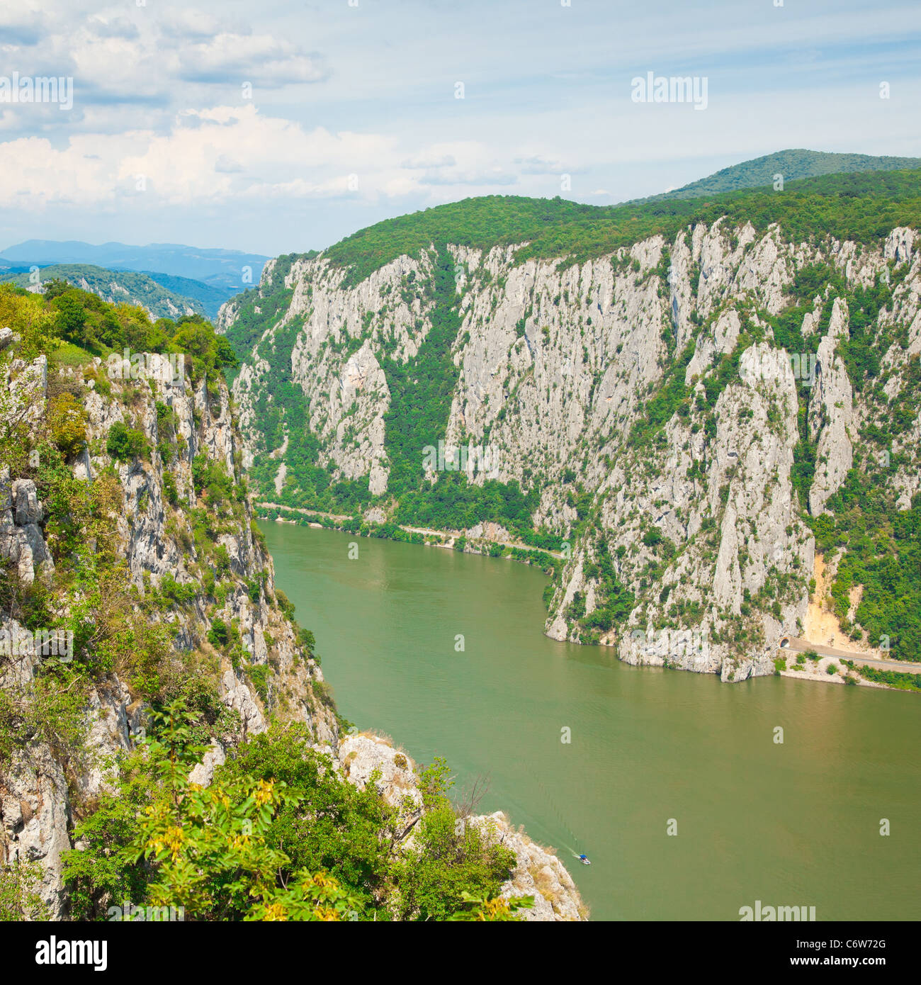 Landschaft in den Danube Schluchten "Cazanele Mari' von der rumänischen Seite gesehen. Stockfoto