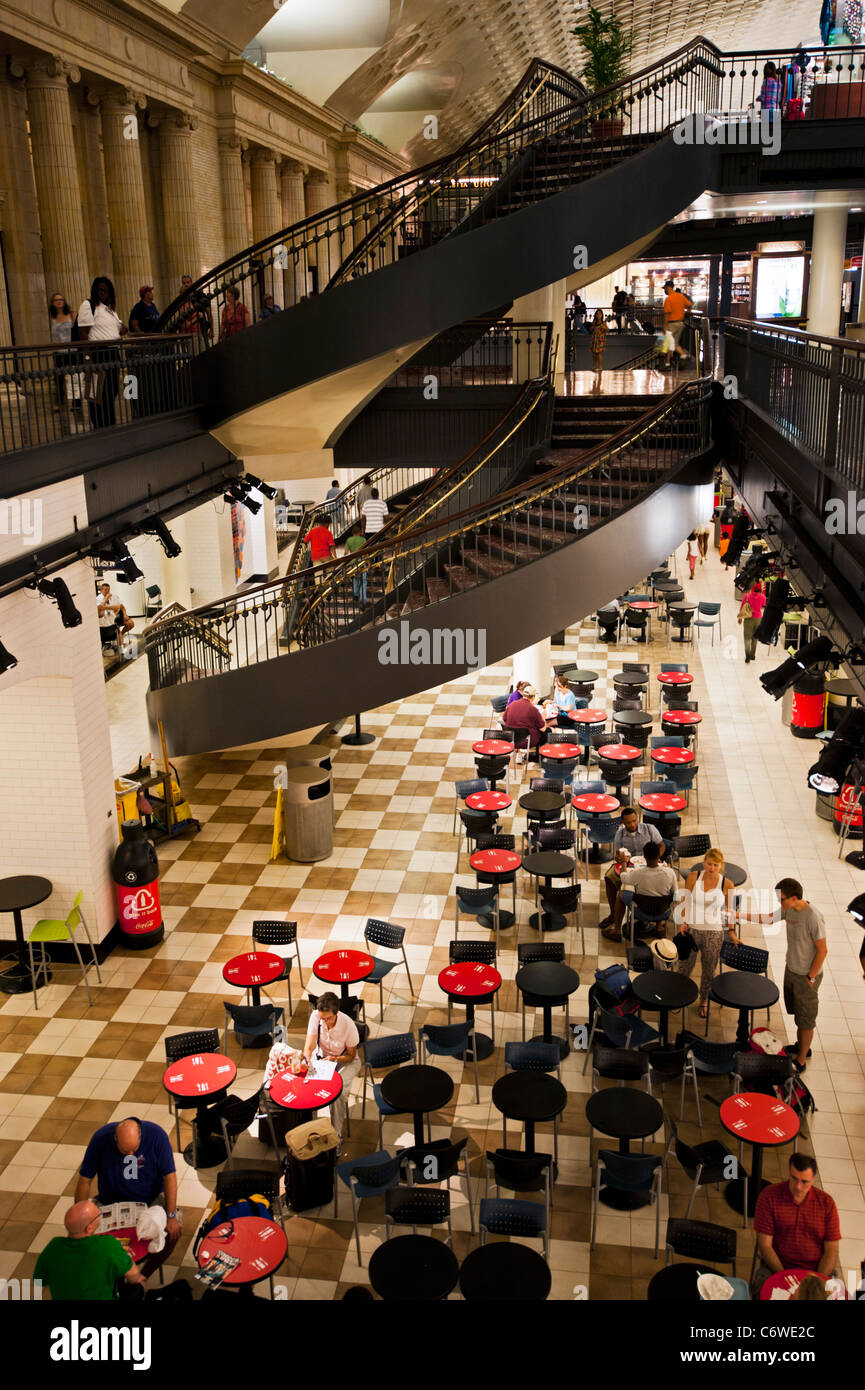 Union Station, Washington DC, einen Blick auf die untere Wartebereich und Lounge von oben. Stockfoto