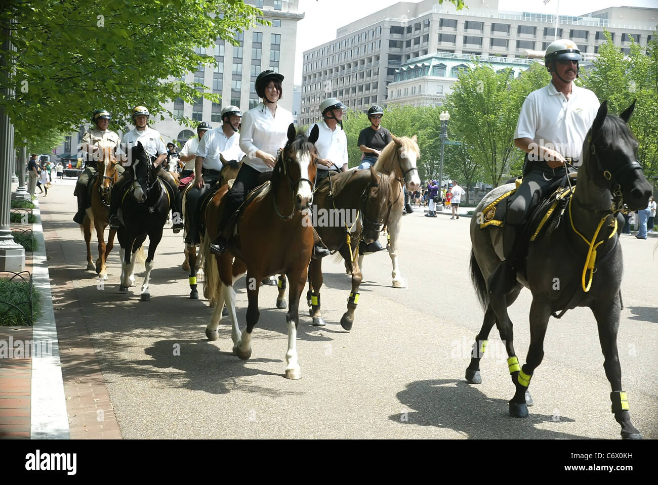 Polizisten aus ganz Amerika Ritt National Park Service Pferde an der Pennsylvania Avenue am 14. Mai 2010, im Rahmen ihrer Stockfoto