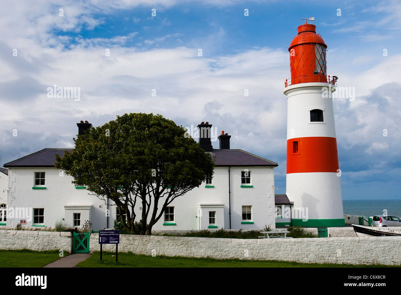 Souter Leuchtturm und Leuchtturm Halter Häuschen, Sunderland, Tyne and Wear, UK. Stockfoto