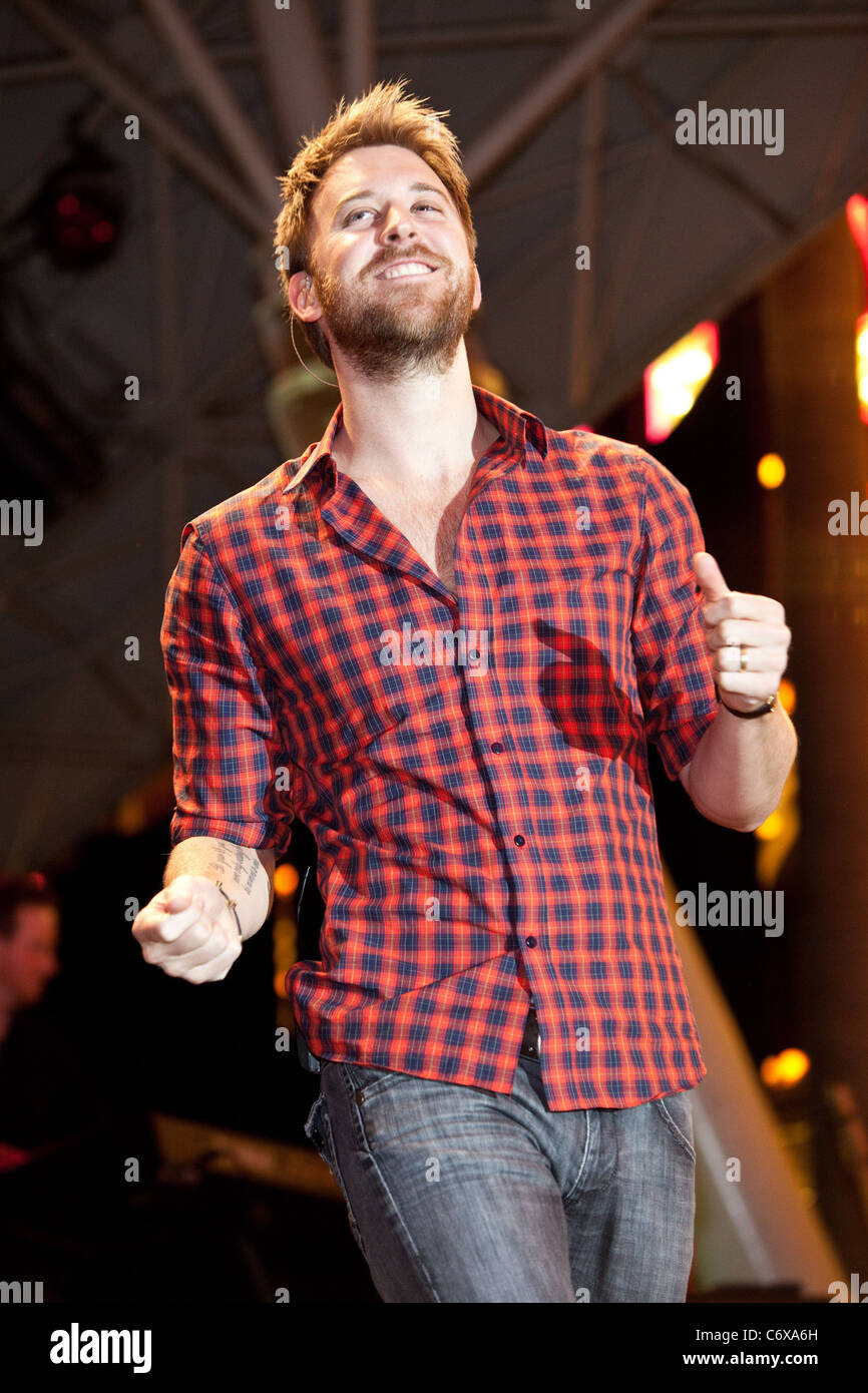 Charles Kelley von American Country band Lady Antebellum erklingt in der ACM-Wochenende auf der Fremont Street Erfahrung Las Vegas, Stockfoto
