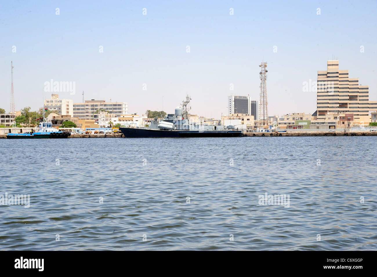 FREGATTEN der KONI-Klasse Al Hani von Libyen Rumpf Nr. 212 des Kirchenschiffs Gaddafi in den Docks in Bengdazi Stockfoto