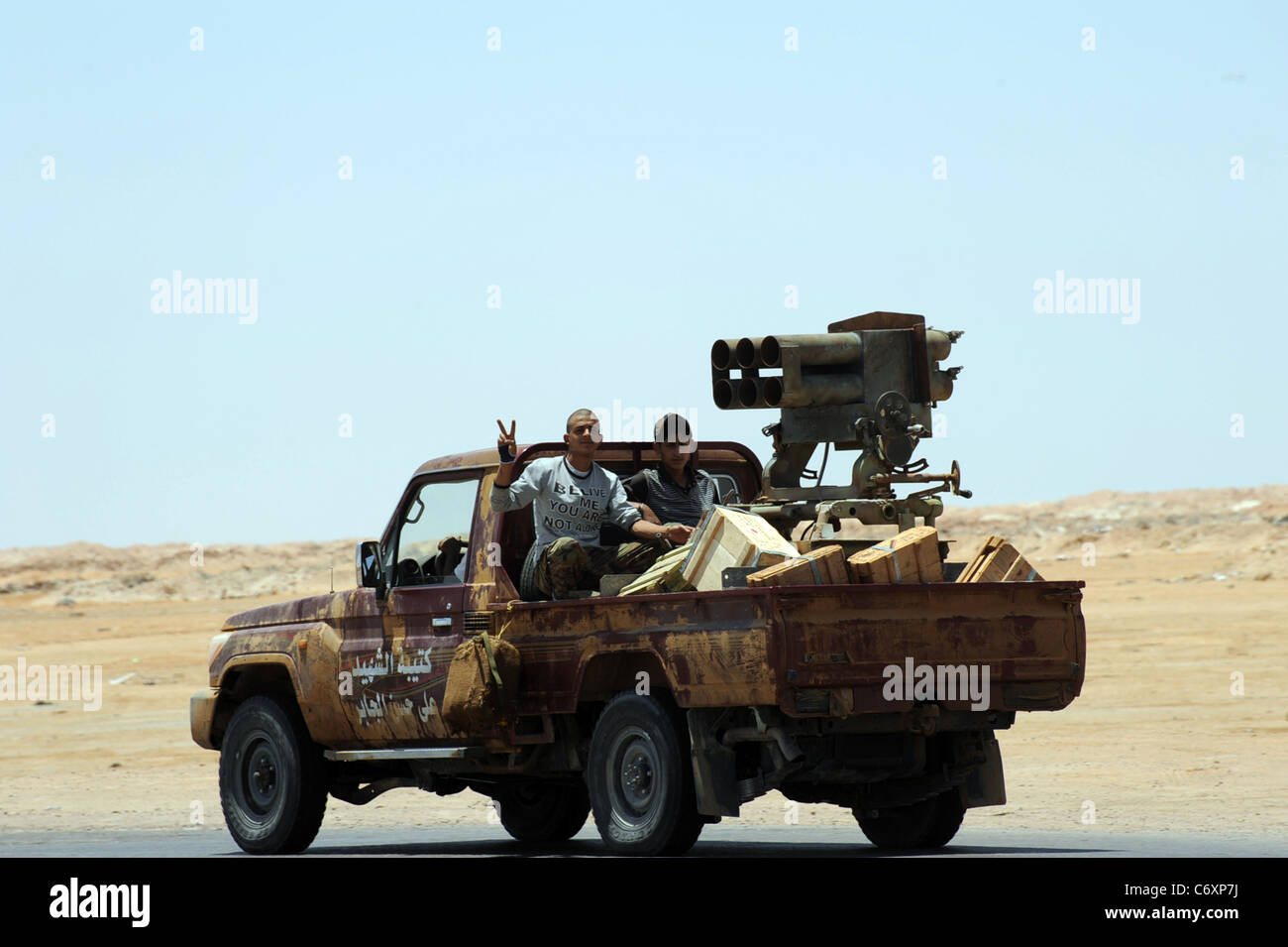 Rebellen-Kämpfer Fahrt an die Front Stockfoto