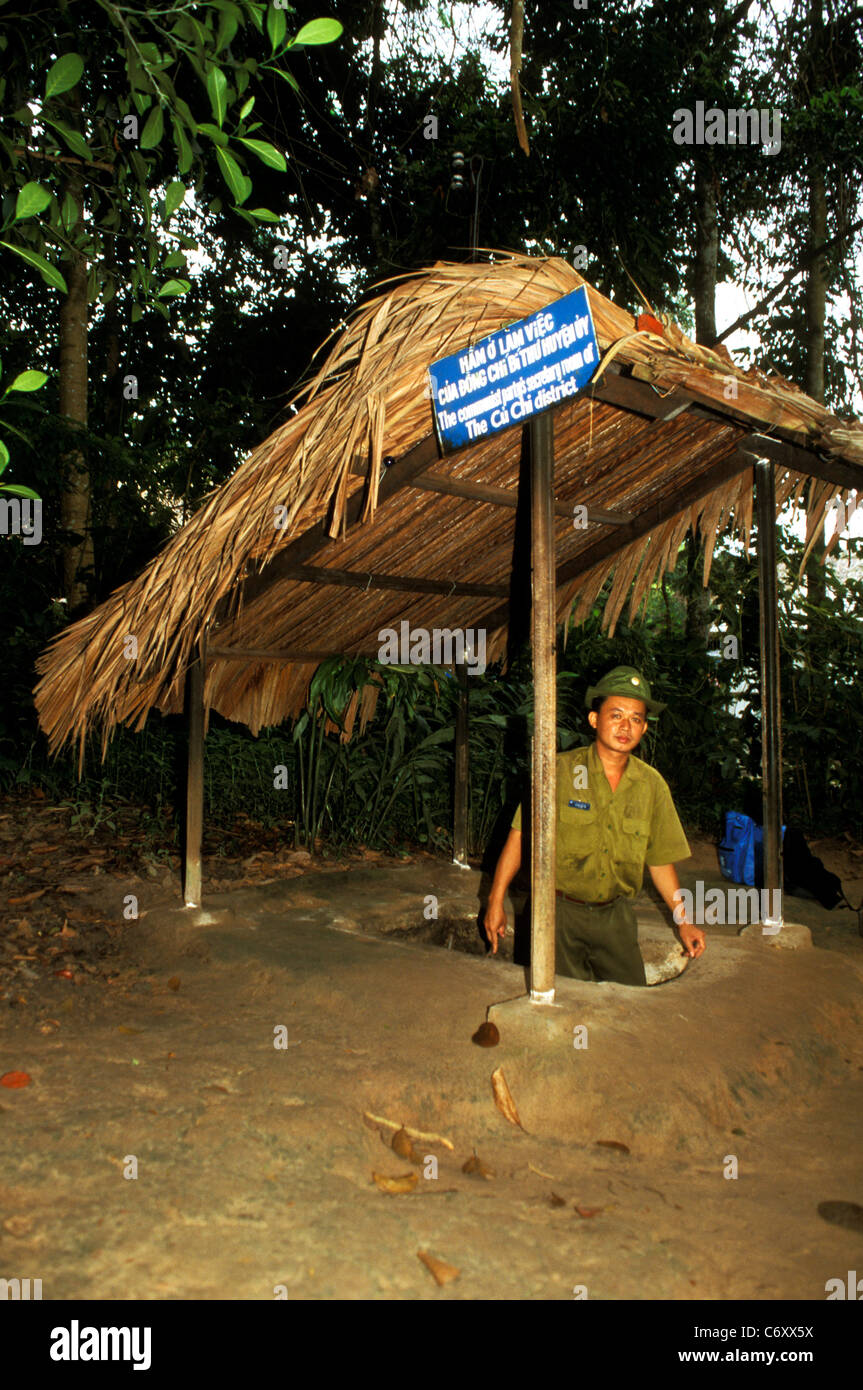 Tunnel underground saigon vietnam krieg Fotos und Bildmaterial in