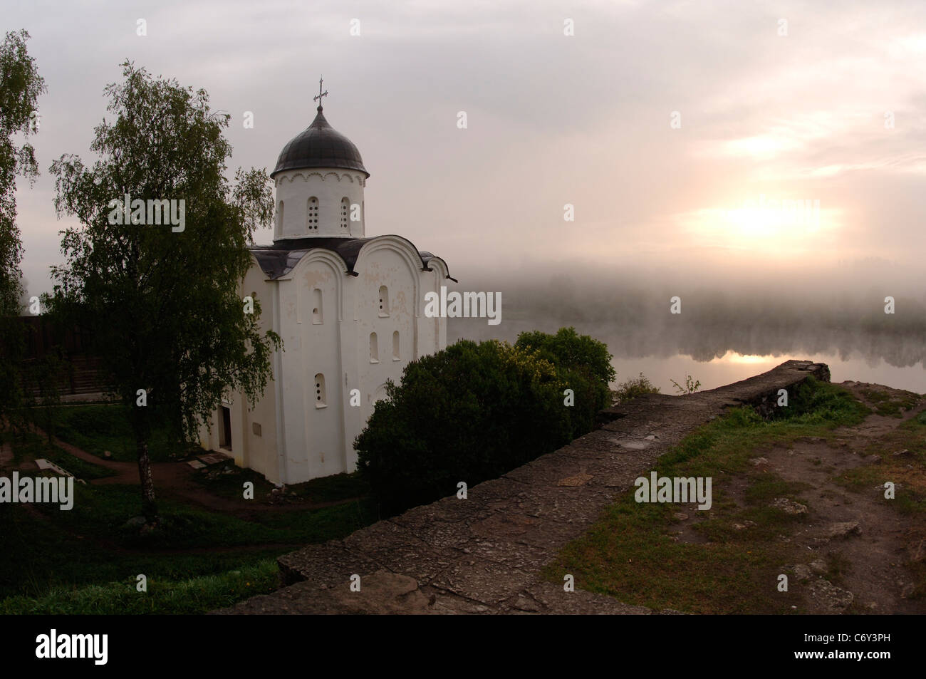 Russland. Alt Ladoga. St.-Georgs Kirche in der Ladoga-Festung. Stockfoto