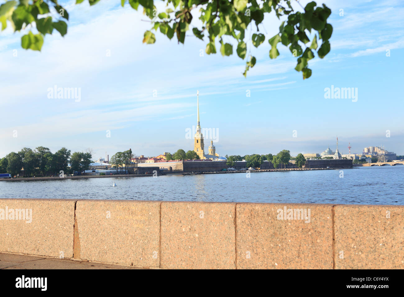 Zayachii Insel in St. Petersburg mit der Peter- und -Paul-Festung Stockfoto
