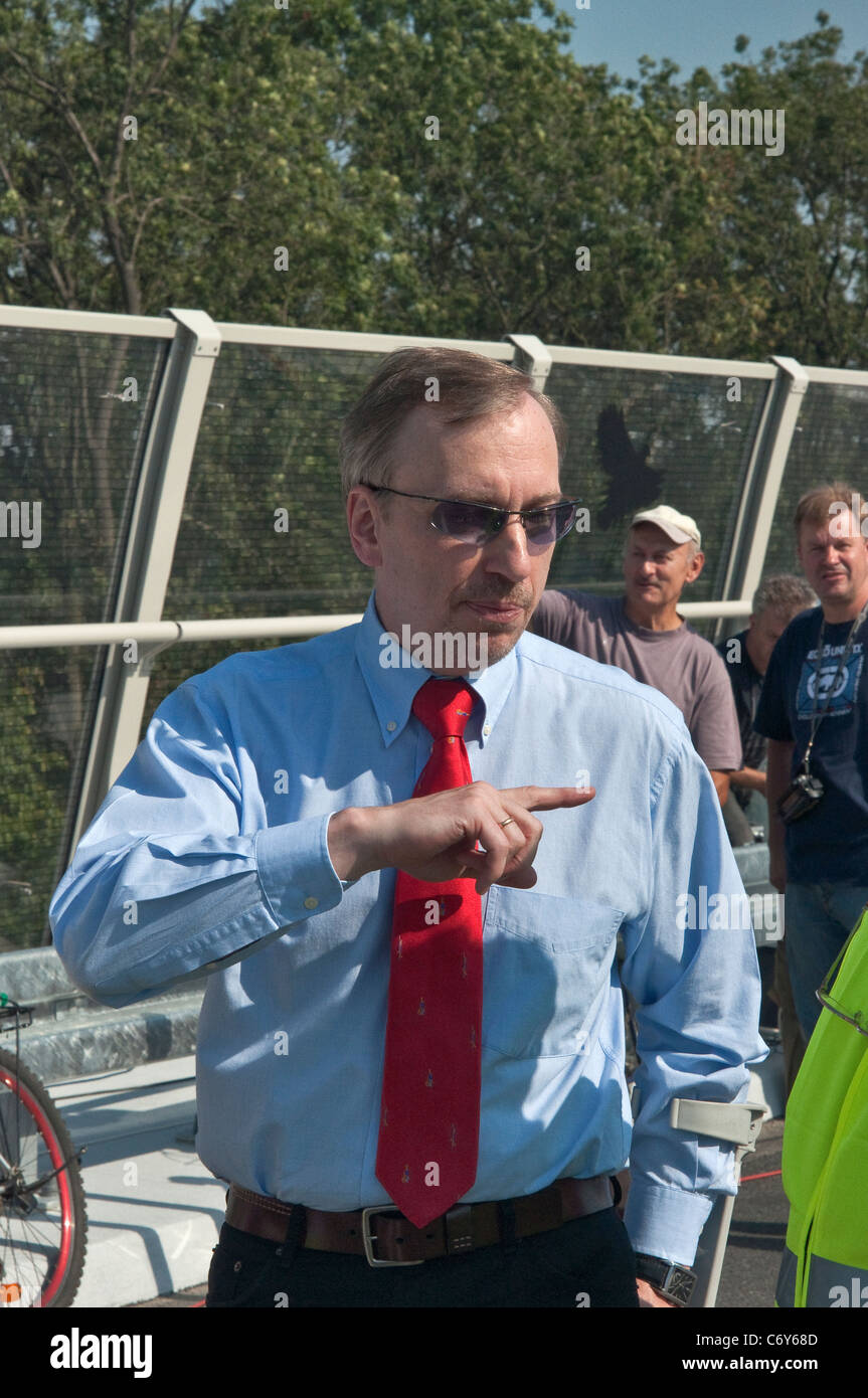 Minister für Kultur, ehemaliger Präsident von Breslau, Bogdan Zdrojewski, Eröffnungstag am neuen Redzinski Brücke in Wroclaw, Polen Stockfoto