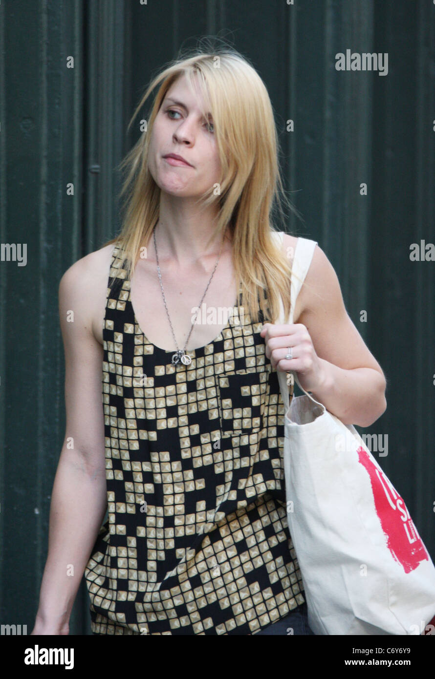Claire Danes gesichtet wurde, Einkaufen in Soho New York, USA - 08.04.10 Pop Stockfoto
