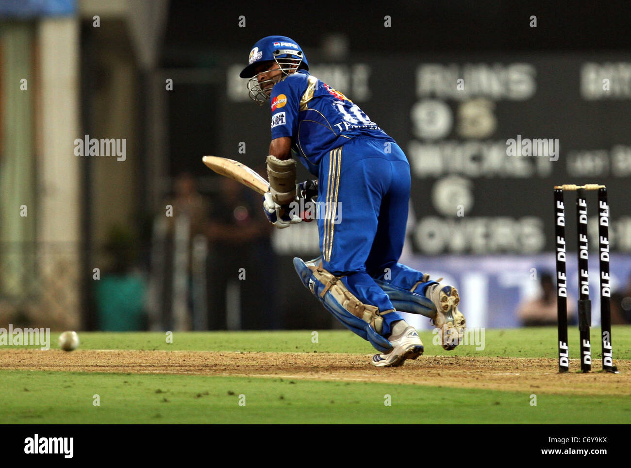 Mumbai Indians Batsman Sachin Tendulkar während der Twenty20 Match IPL Cricket match zwischen Deccan Chargers V Mumbai Indians am Stockfoto