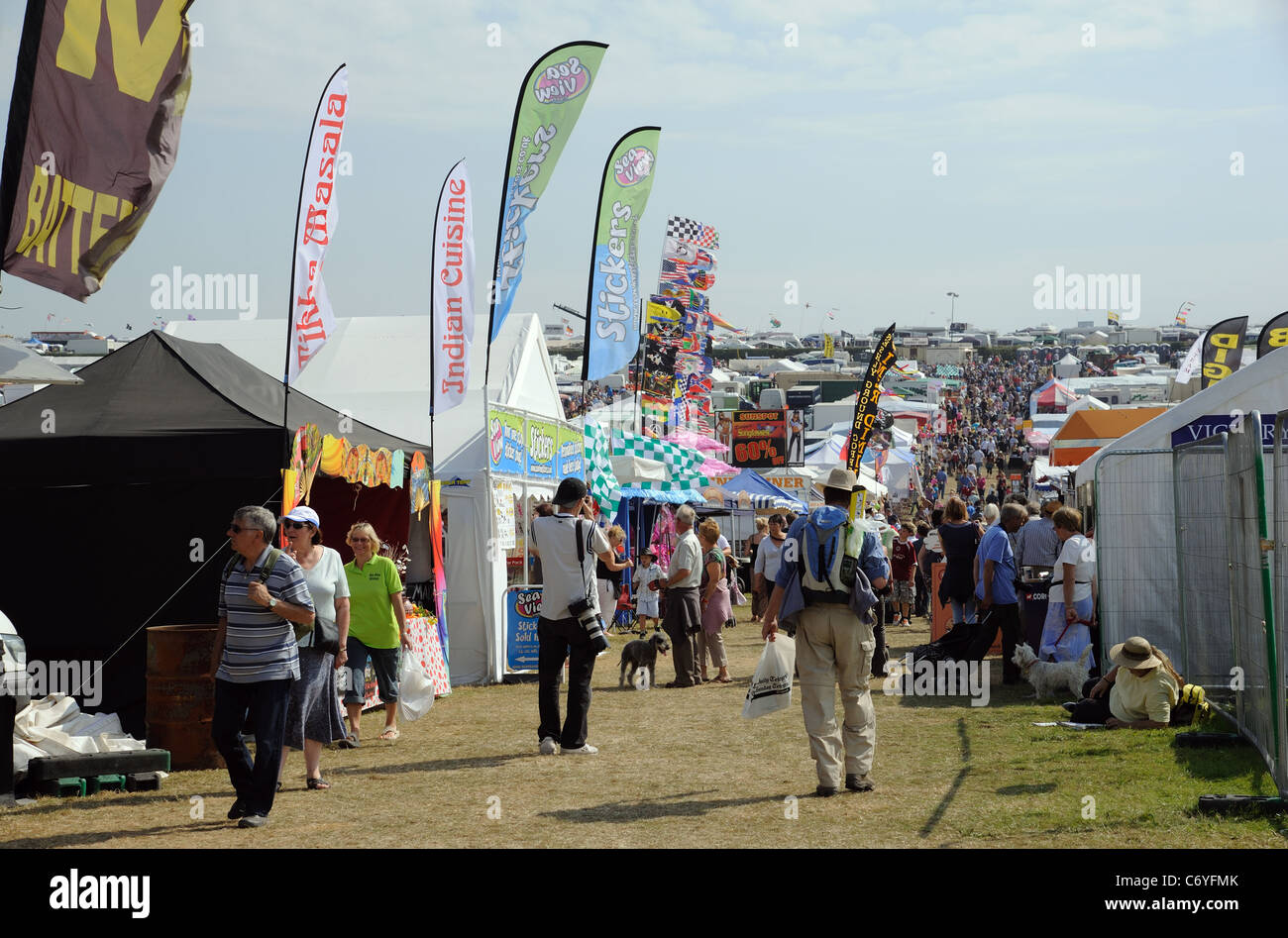 Besucher auf der Great Dorset Steam fair am South Dorset England UK setzen auf 650 Hektar großen englischen Ackerland eine jährliche Veranstaltung Stockfoto