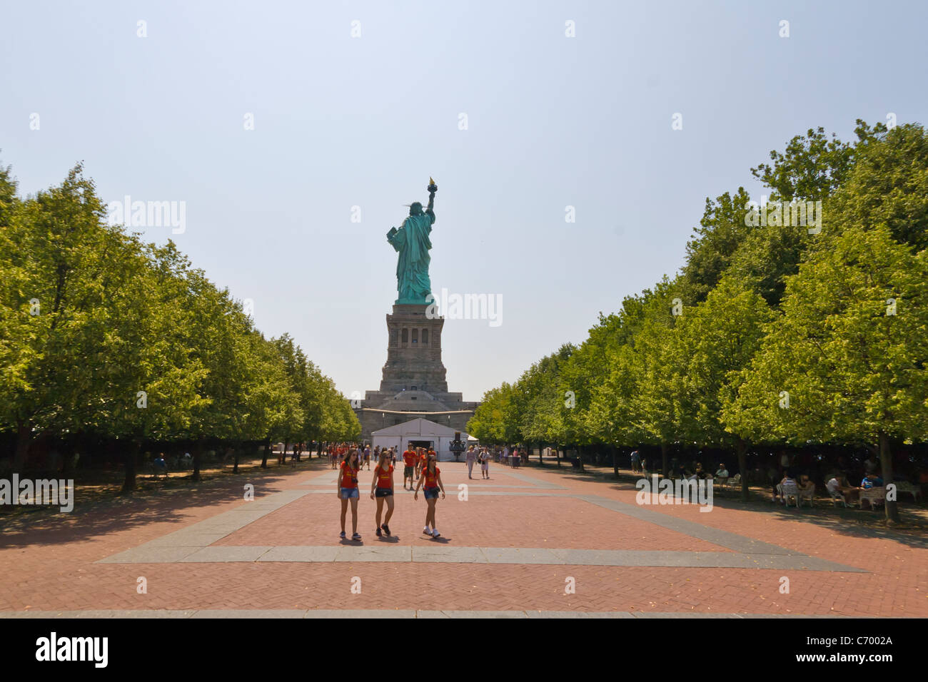 Touristen an der Freiheitsstatue in New York City Stockfoto