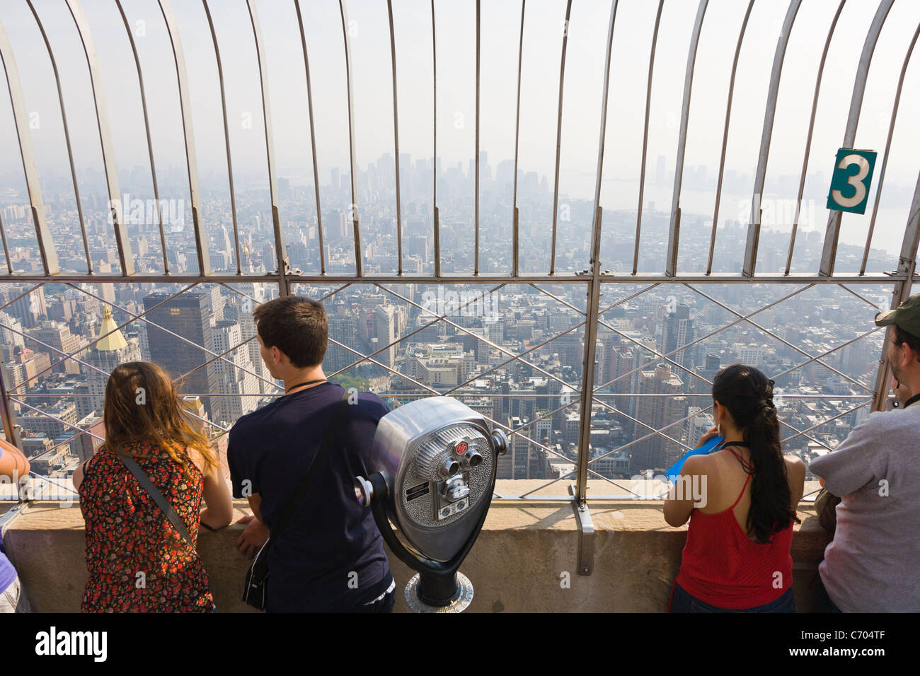 Empire State Building Tourists Fotos Und Bildmaterial In Hoher empire-state-building-tourists-fotos-und-bildmaterial-in-hoher