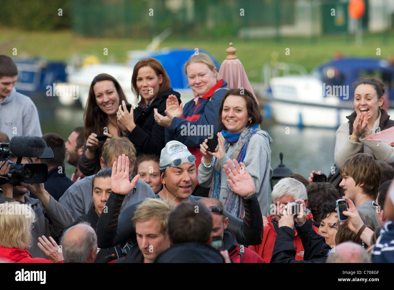 David Walliams bei Wallingford Oxfordshire am 3. Tag von seinem Sport Relief Williams V der Themse Stockfoto