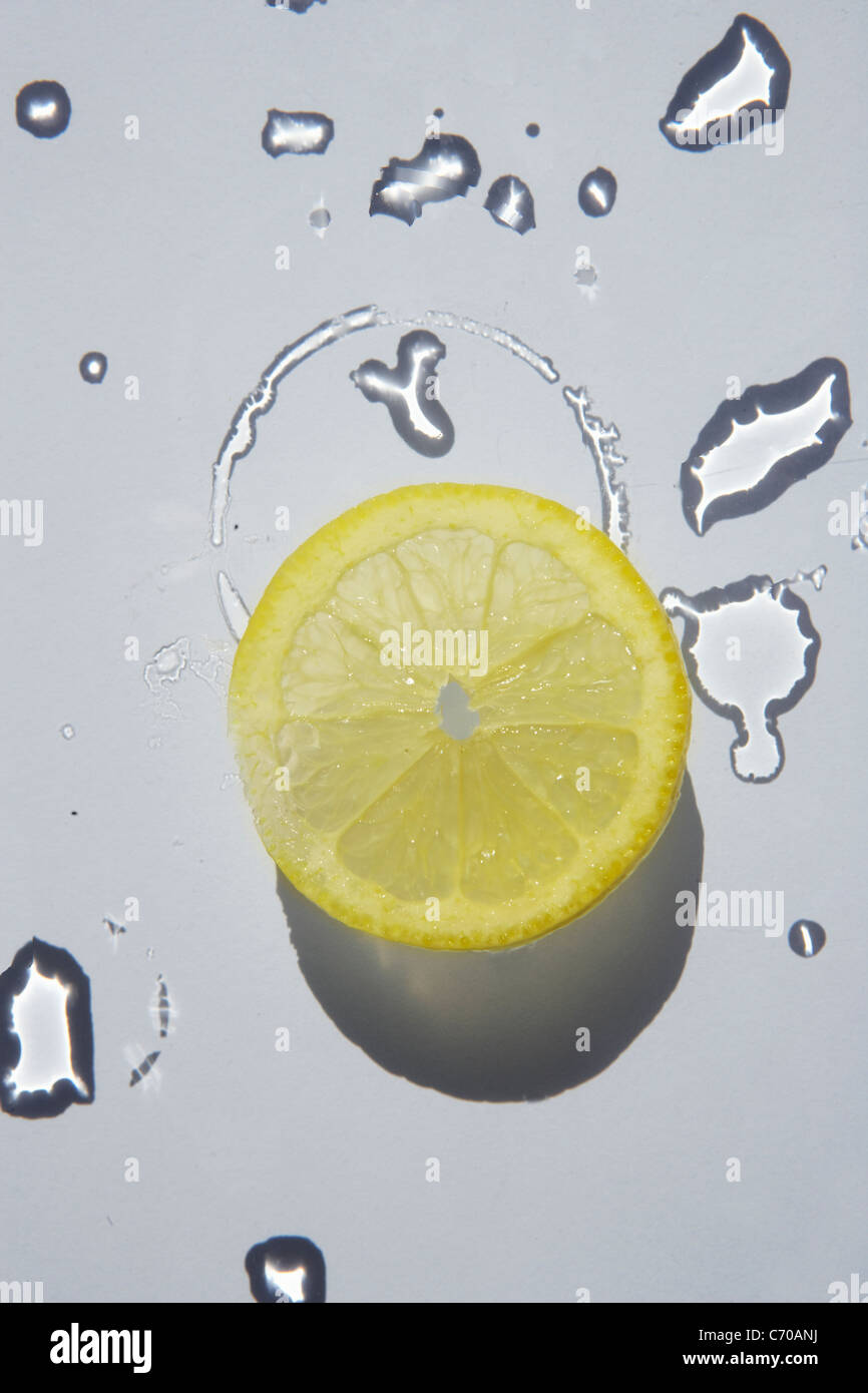 Tropfchen Stockfotos Und Bilder Kaufen Alamy