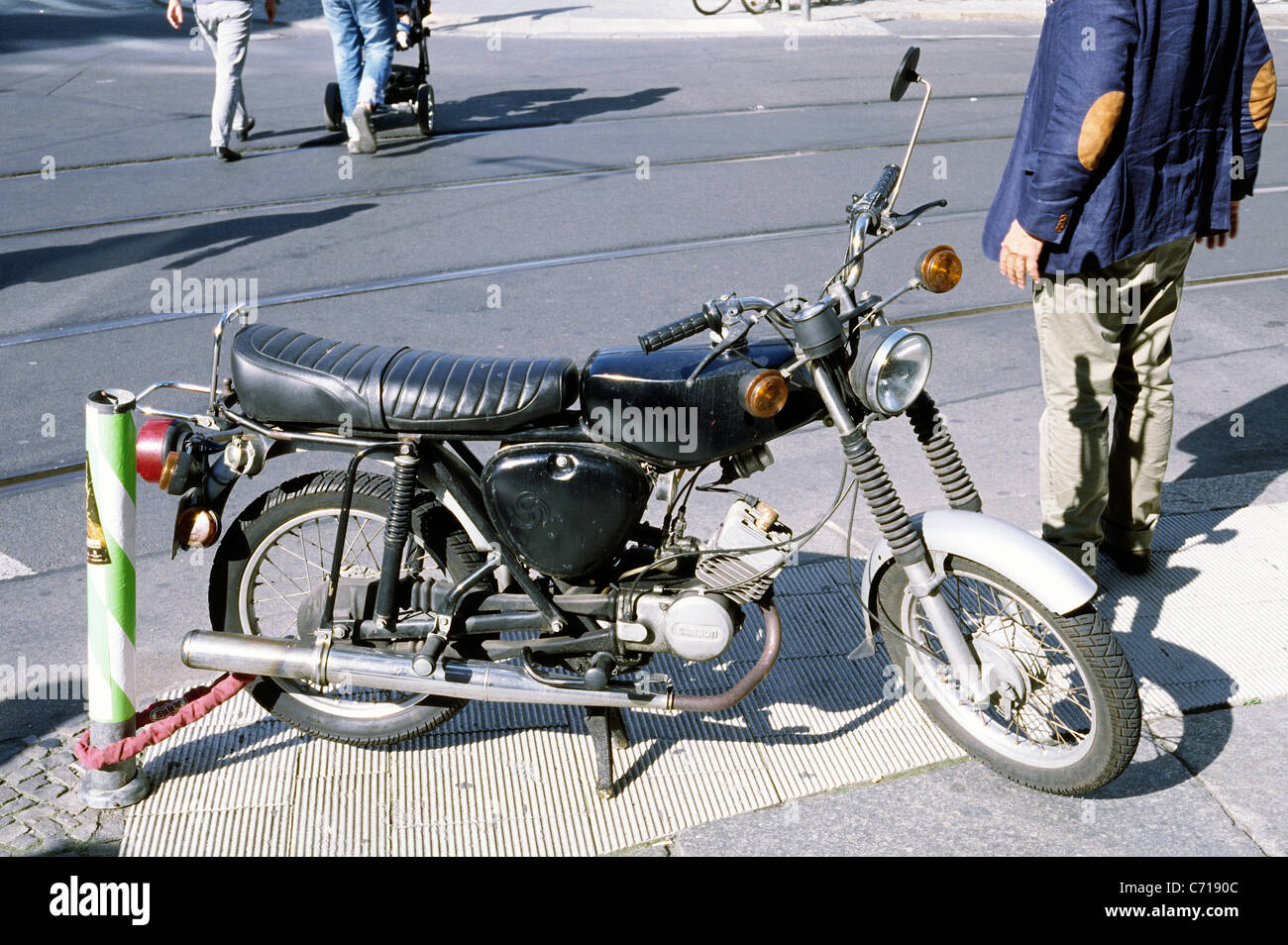 Simson moped -Fotos und -Bildmaterial in hoher Auflösung – Alamy