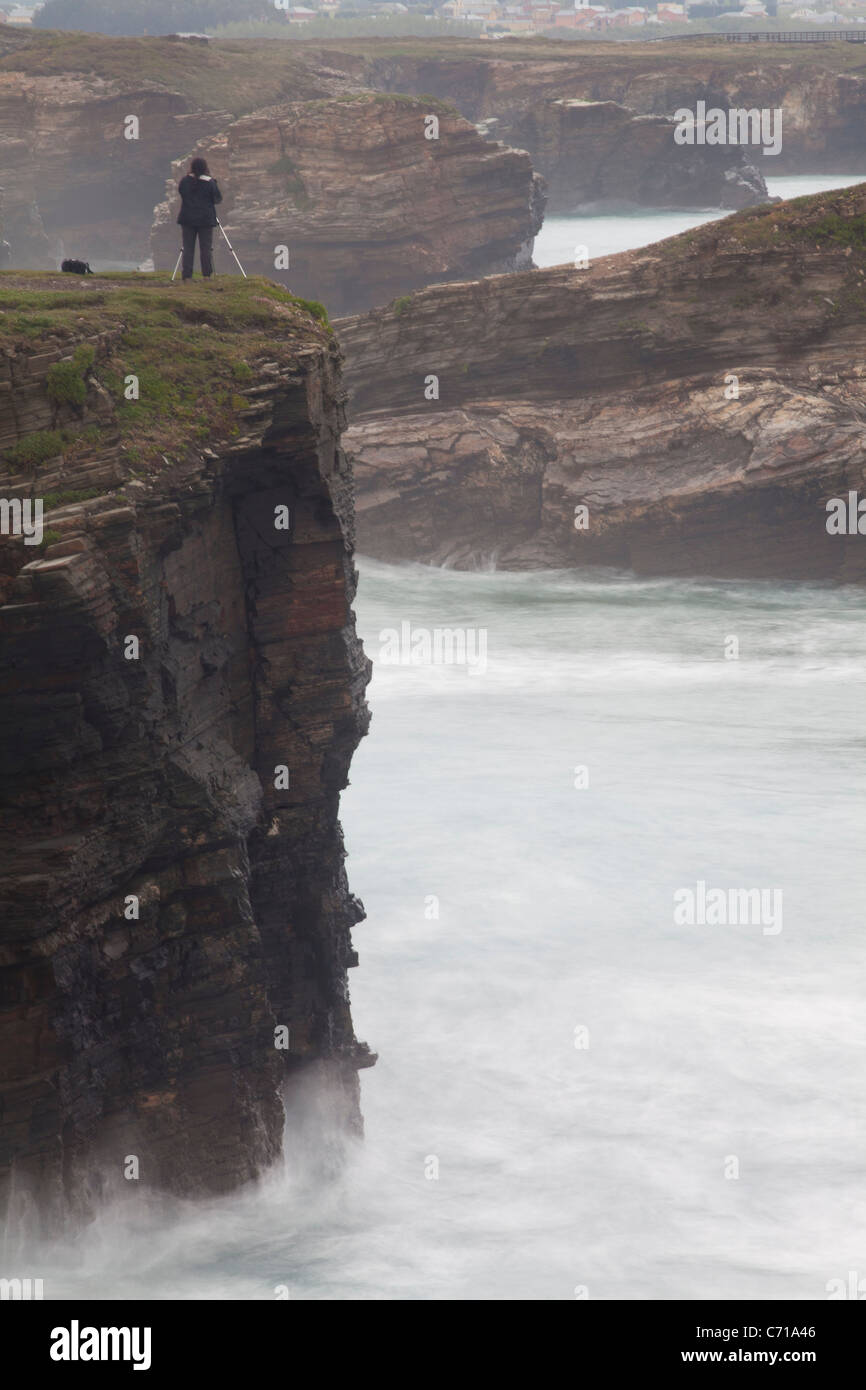 Morgendämmerung am Strand der Kathedralen - Praia als Catedrais aufsuchen - Ribadeo, Lugo, Galicien, Spanien Stockfoto