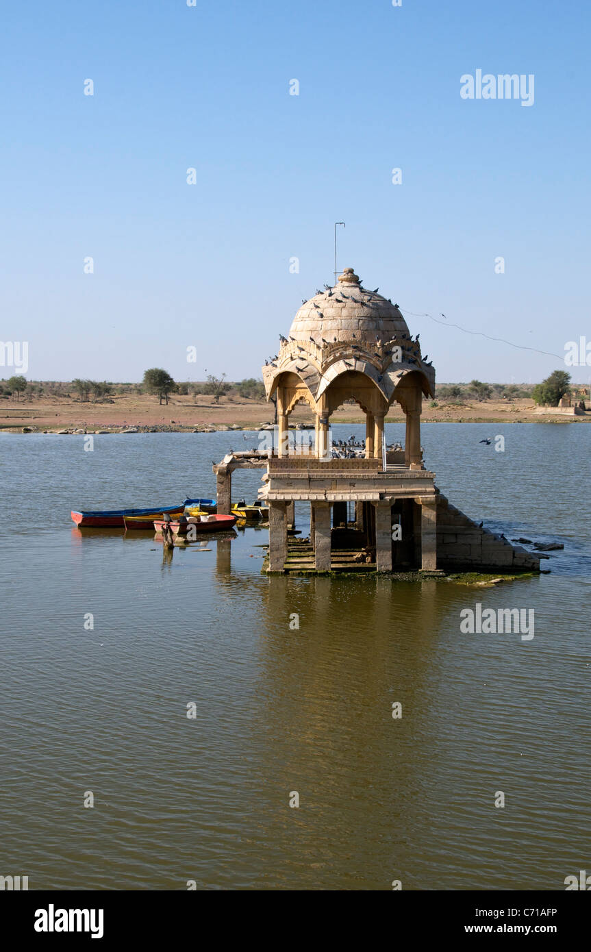 Kleine Hindu-Tempel Gadi Sagar See Jaisalmer westlichen Rajasthan Indien Stockfoto