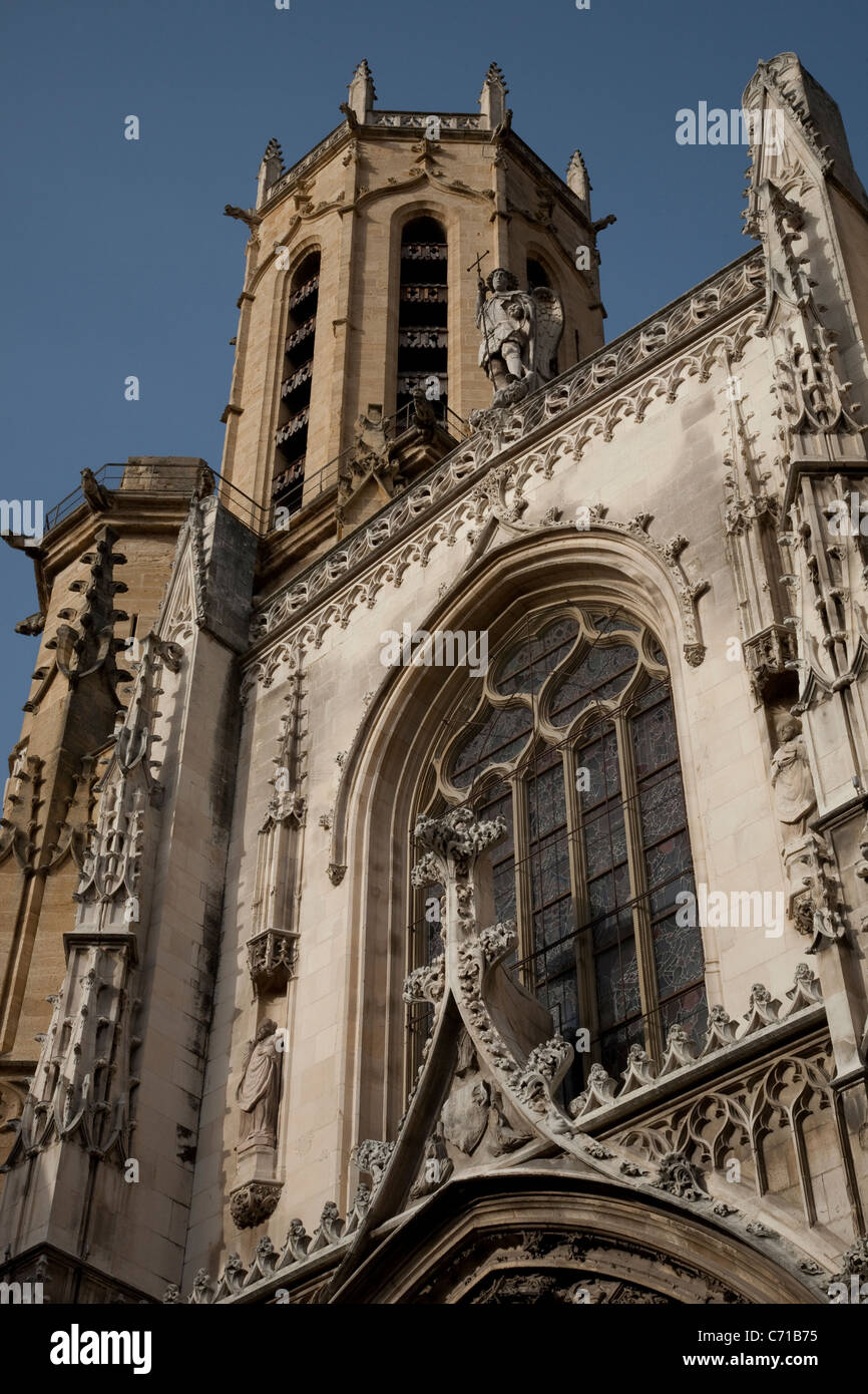 Fassade und Turm von St Sauveur Kathedrale, Aix en Provence, Frankreich Stockfoto