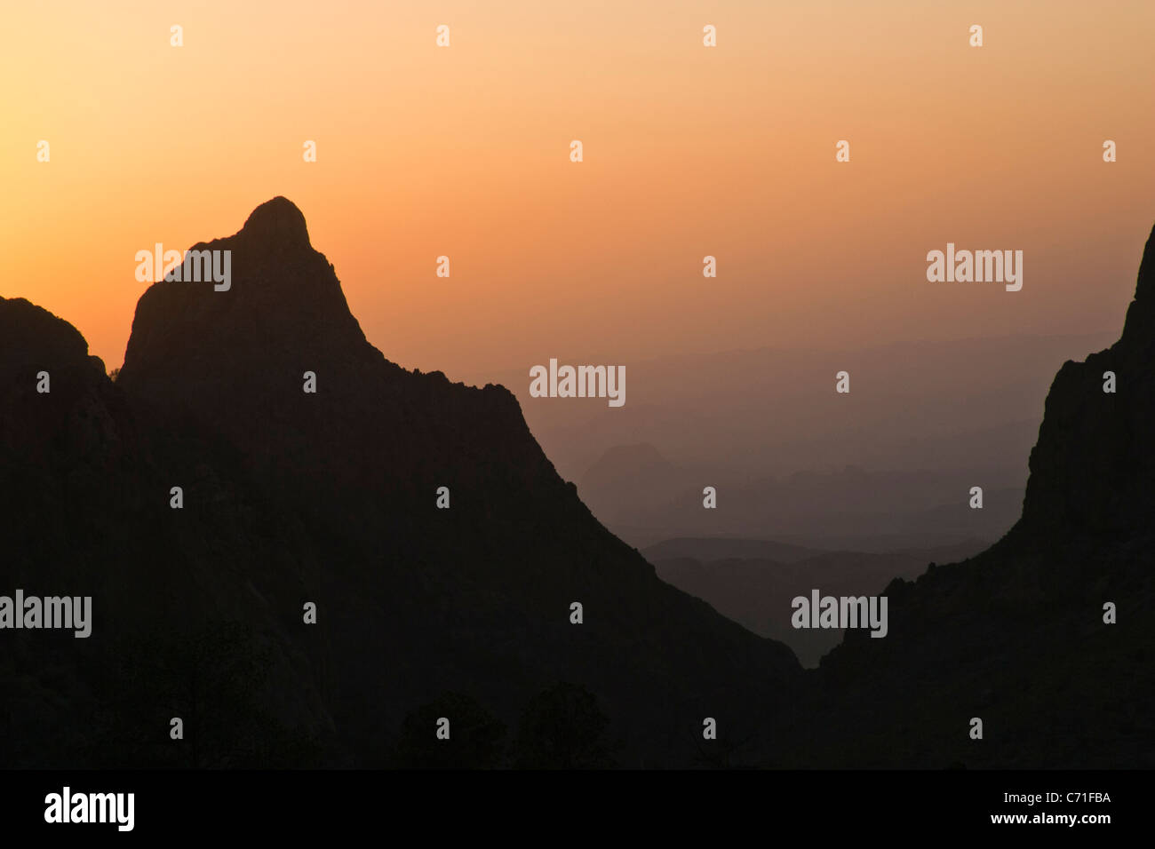 Das Fenster bei Sonnenuntergang im Big Bend National Park in Texas. Stockfoto