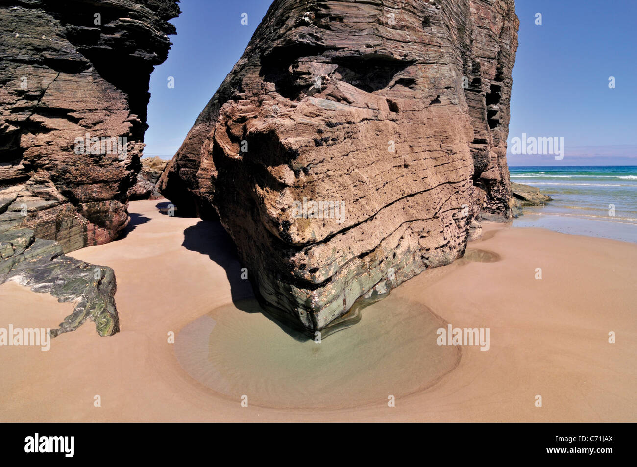 Spanien, Galicien: Felsen am Strand Praia als Catedrais aufsuchen Stockfoto