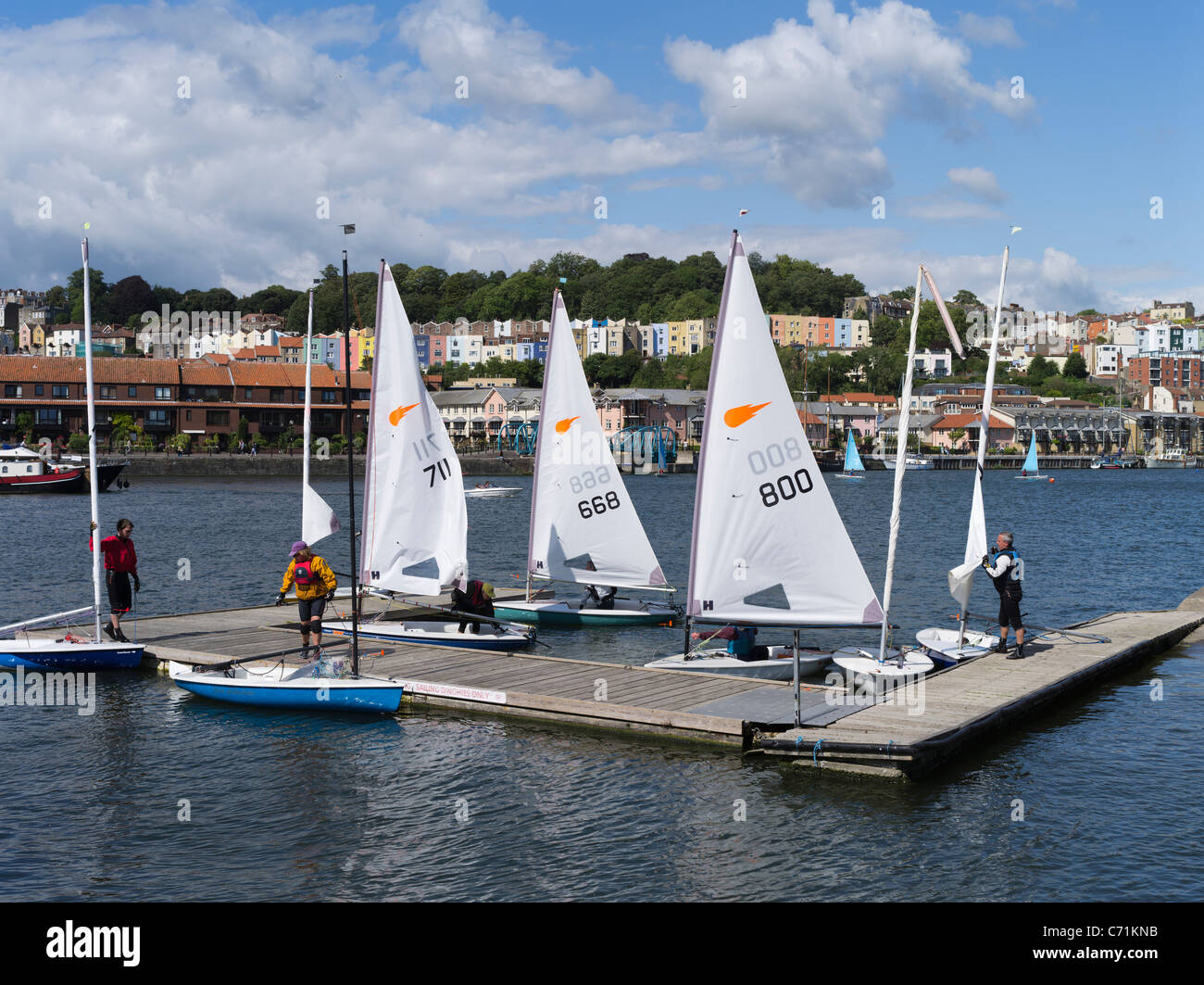 dh BRISTOL DOCKS BRISTOL Bristol City Docks Floating Harbour Segelboote und Kanus Stockfoto