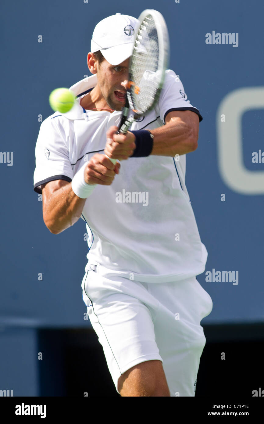 Novak Djokovic (SRB) im Wettbewerb bei den 2011 US Open Tennis. Stockfoto