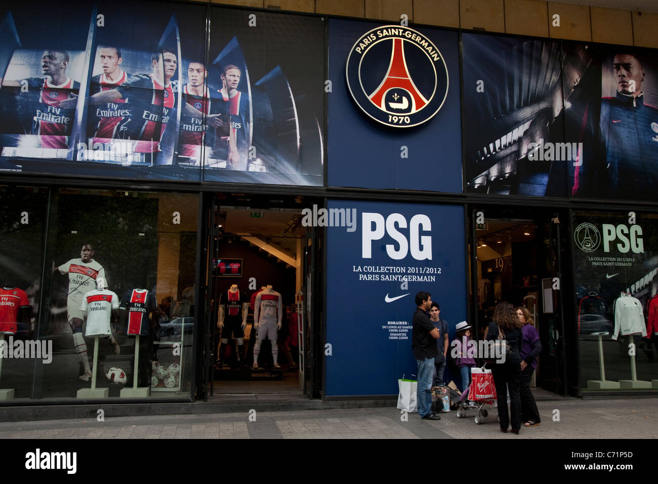 Paris Saint-Germain Football Club Shop, Champs Elysees, Paris, Frankreich Stockfoto