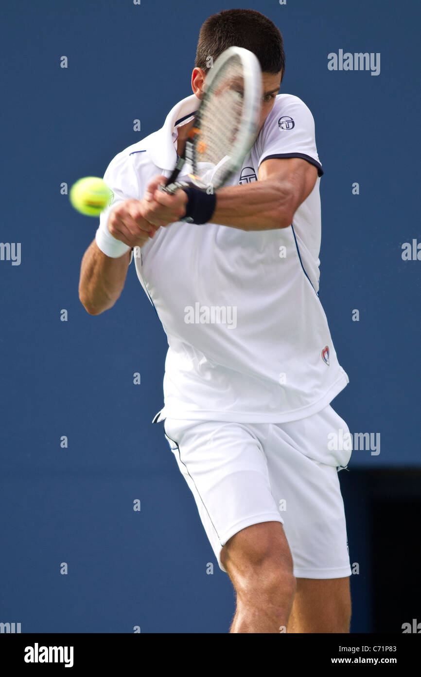 Novak Djokovic (SRB) im Wettbewerb bei den 2011 US Open Tennis. Stockfoto