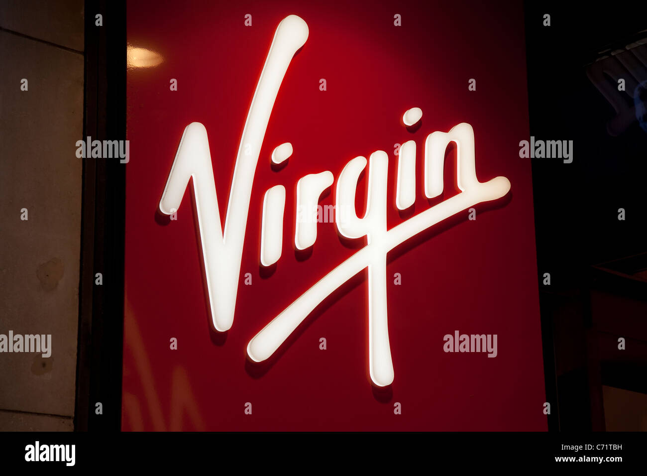 Virgen-Megastore-Logo auf der Champs-Elysees, Paris, Frankreich Stockfoto