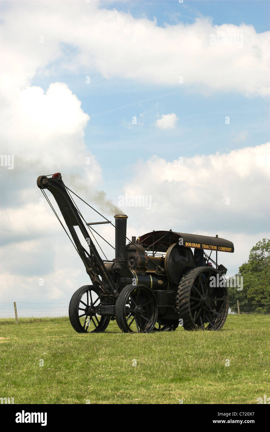 Ein Fowler 8nhp B5 Straße Lokomotive Kran Motor, 1901 gebaut und auf den South Downs bei Wiston Dampf Rallye hier abgebildet. Stockfoto