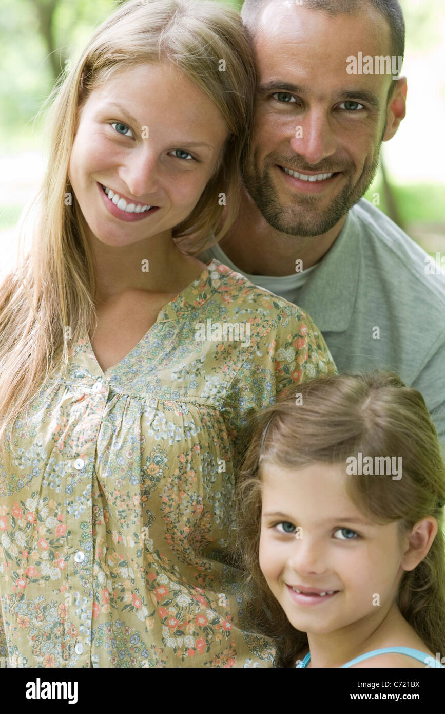 Familie zusammen draußen, Porträt Stockfoto