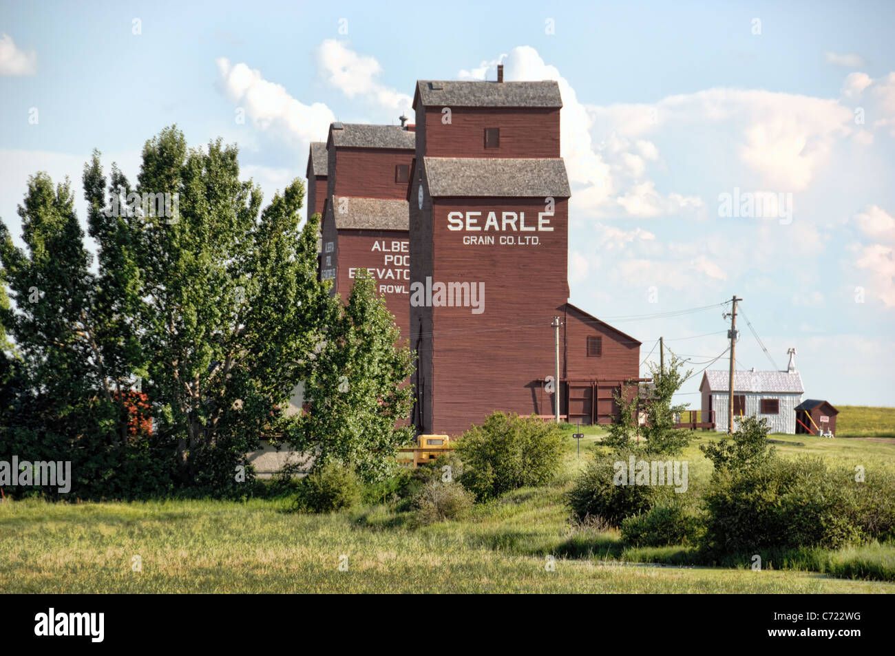 Getreidesilos in Rowley, Alberta, Kanada. Stockfoto