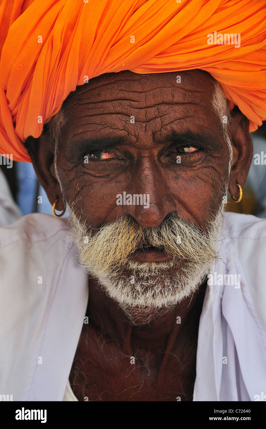 Rajasthan Mann mit traditionellen turban Stockfoto