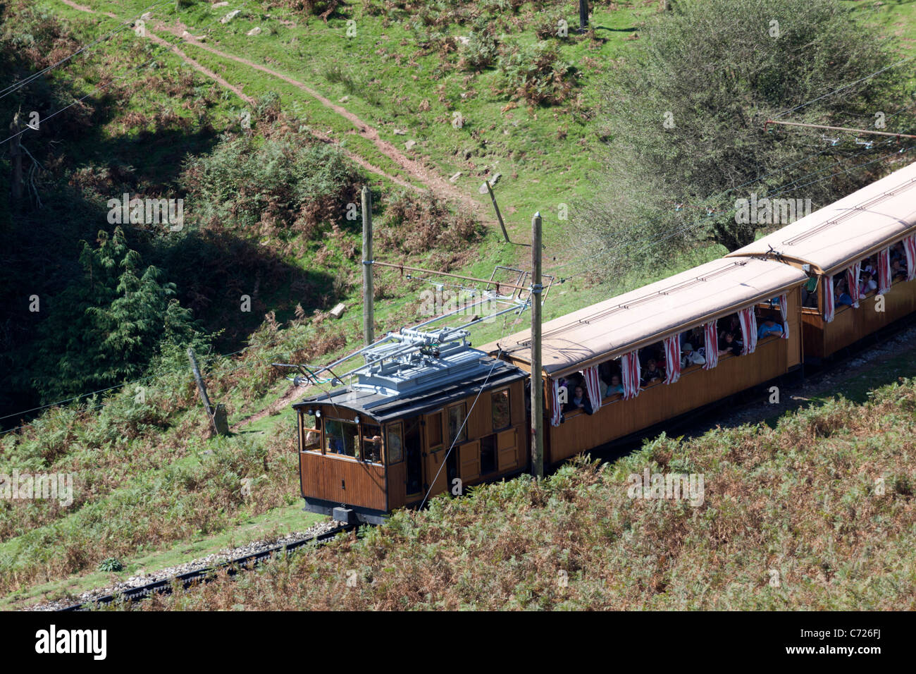 Der Touristenzug Zahnradbahn Rhune (Frankreich). Le Train Touristique À Crémaillère De La Rhune (Frankreich). Stockfoto