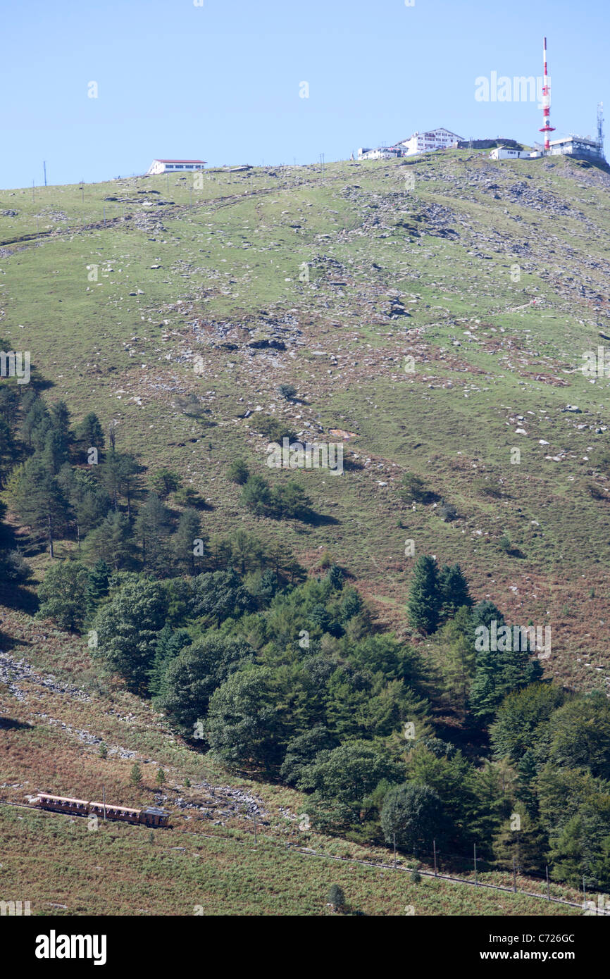 Die Zahnradbahn Touristenzug von Rhune (atlantischen Pyrenäen - Frankreich) Le Train Touristique À Crémaillère De La Rhune (Frankreich) Stockfoto