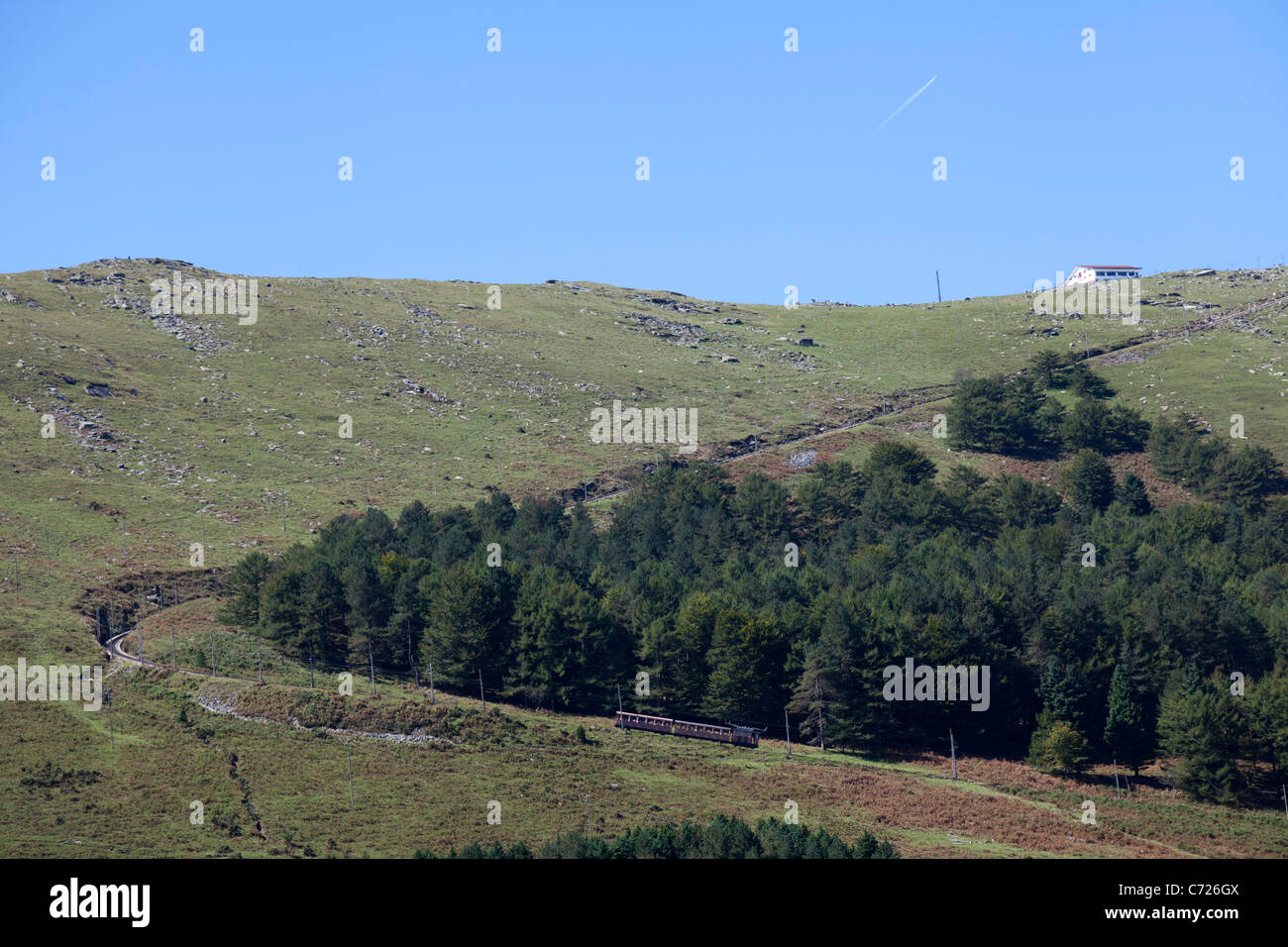 Die Zahnradbahn Touristenzug von Rhune (atlantischen Pyrenäen - Frankreich) Le Train Touristique À Crémaillère De La Rhune (Frankreich) Stockfoto
