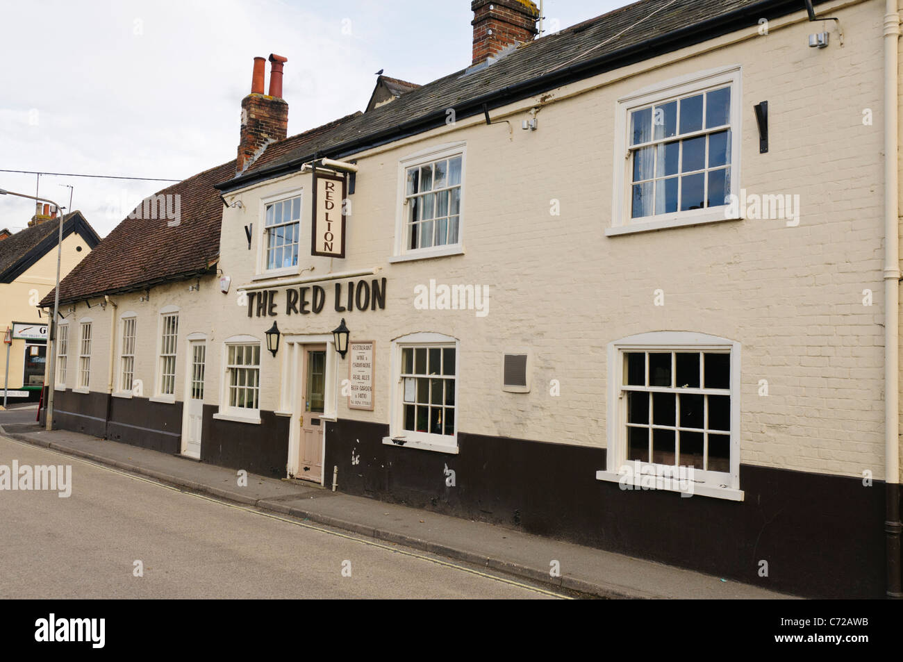 Englisches Pub "The Red Lion" Stockfoto