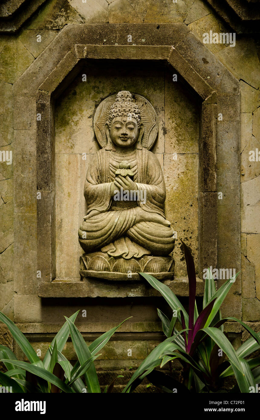 Buddha-Statue in Bali Indonesien Garten Stockfoto