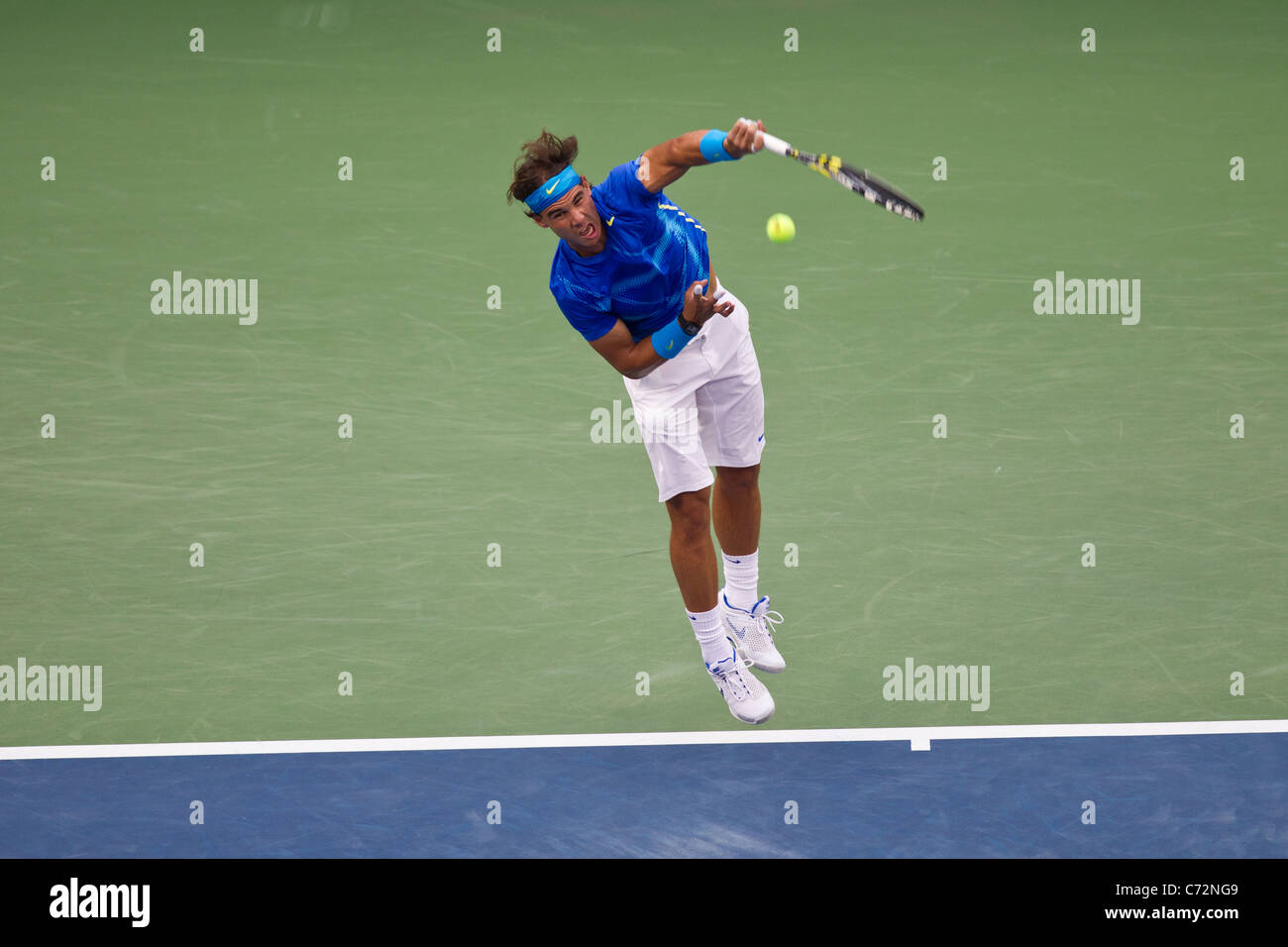 Rafael Nadal (ESP) im Wettbewerb im Halbfinale bei der 2011 US Open Tennis. Stockfoto