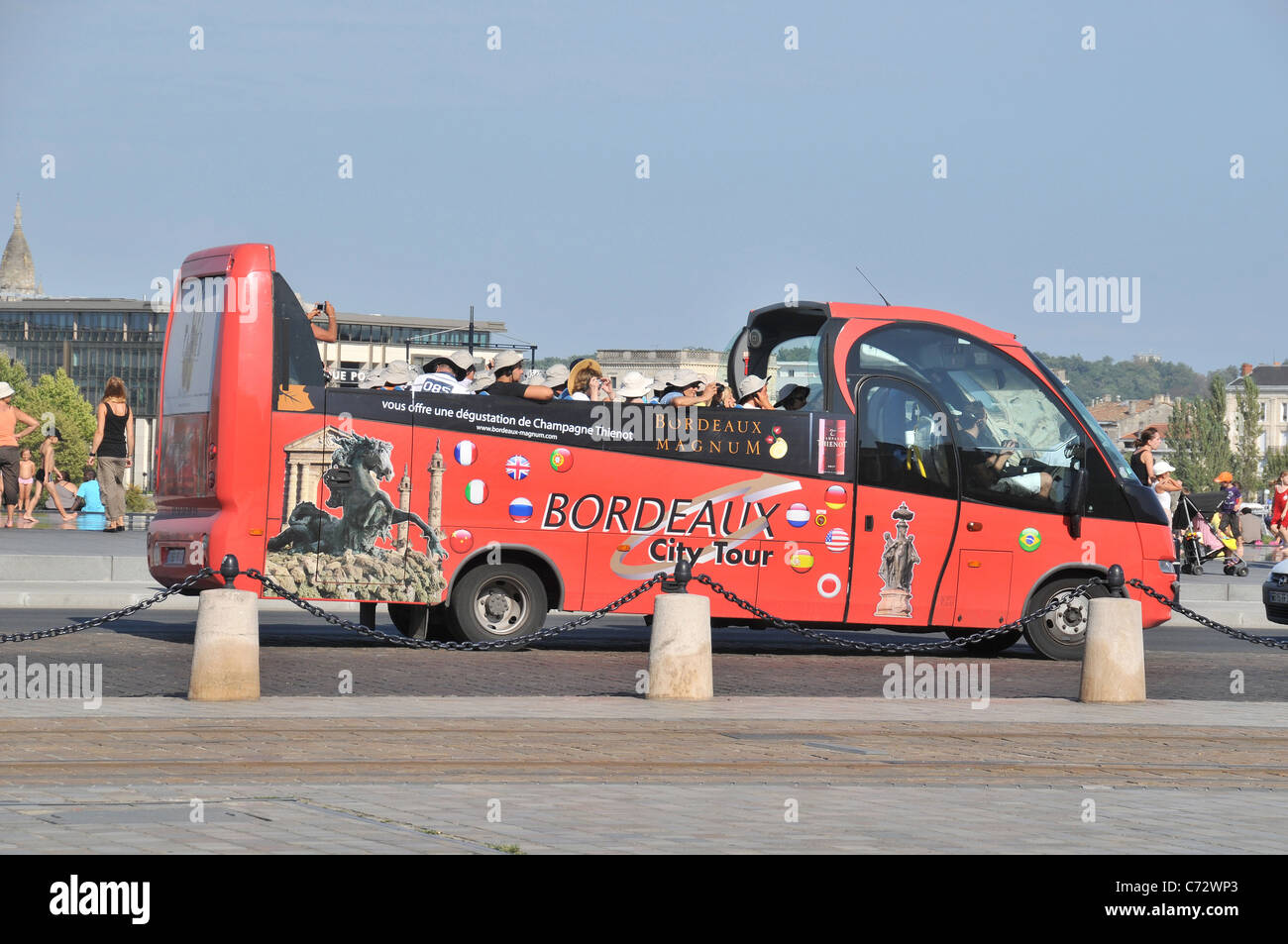 Touristen-Bus, Stadtrundfahrt, Bordeaux, Frankreich Stockfoto