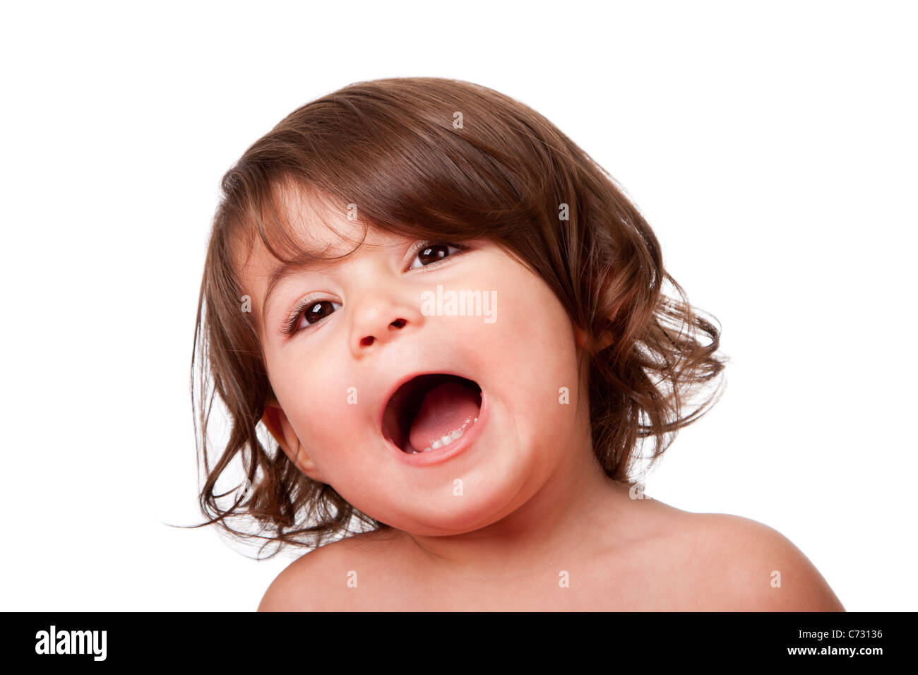 Niedliche Baby Kleinkind lustig singen, schreien oder schreien des Glücks, mit Mund offen, isoliert. Stockfoto