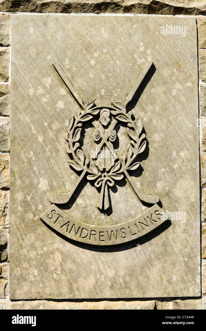 Steinbildhauen durch den Old Course auf dem Golfplatz an der St Andrews, Fife, Schottland, Großbritannien Stockfoto